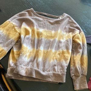 Brown and yellow tie died sweatshirt.